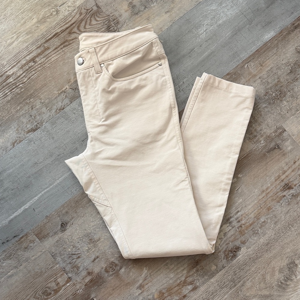 Slim fit lulu pants